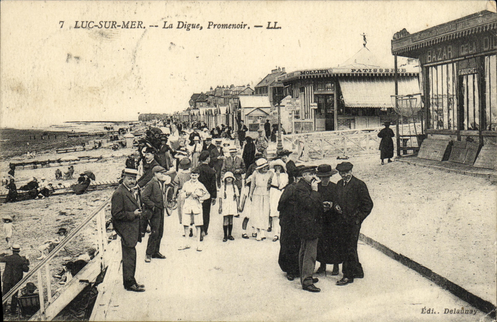 CPA Luc Sur Mer La Digue Promenoir