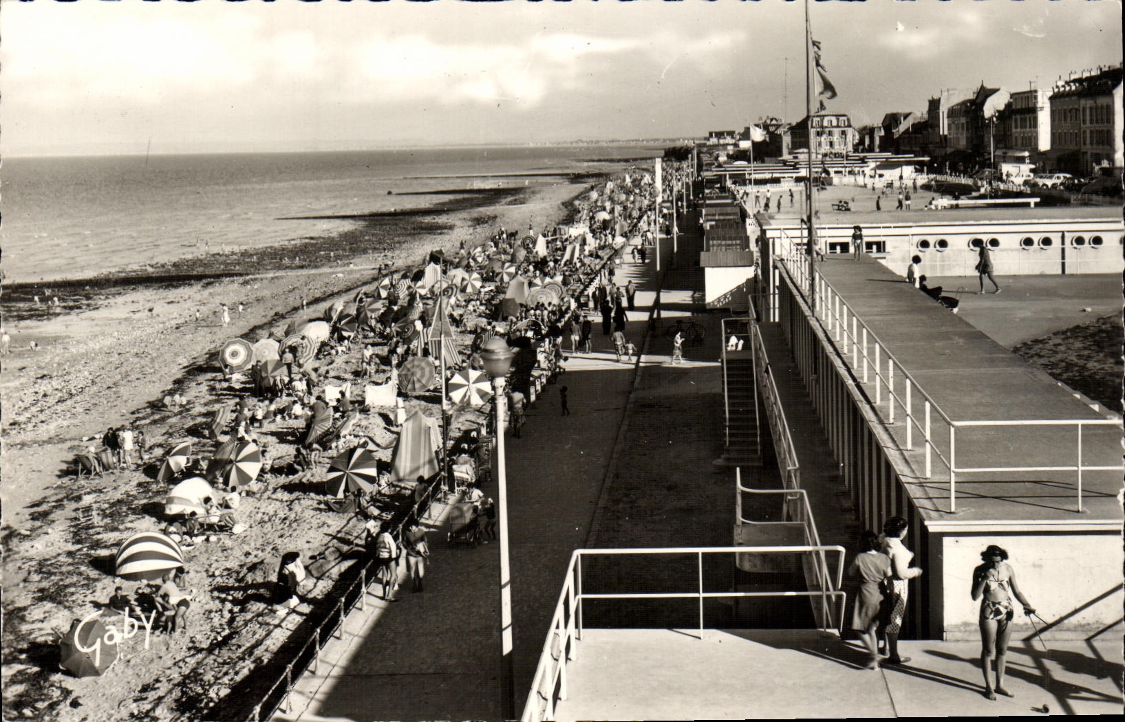 POSTAL MODERNA Lucas en el mar L establecimiento hidropatico y la playa
