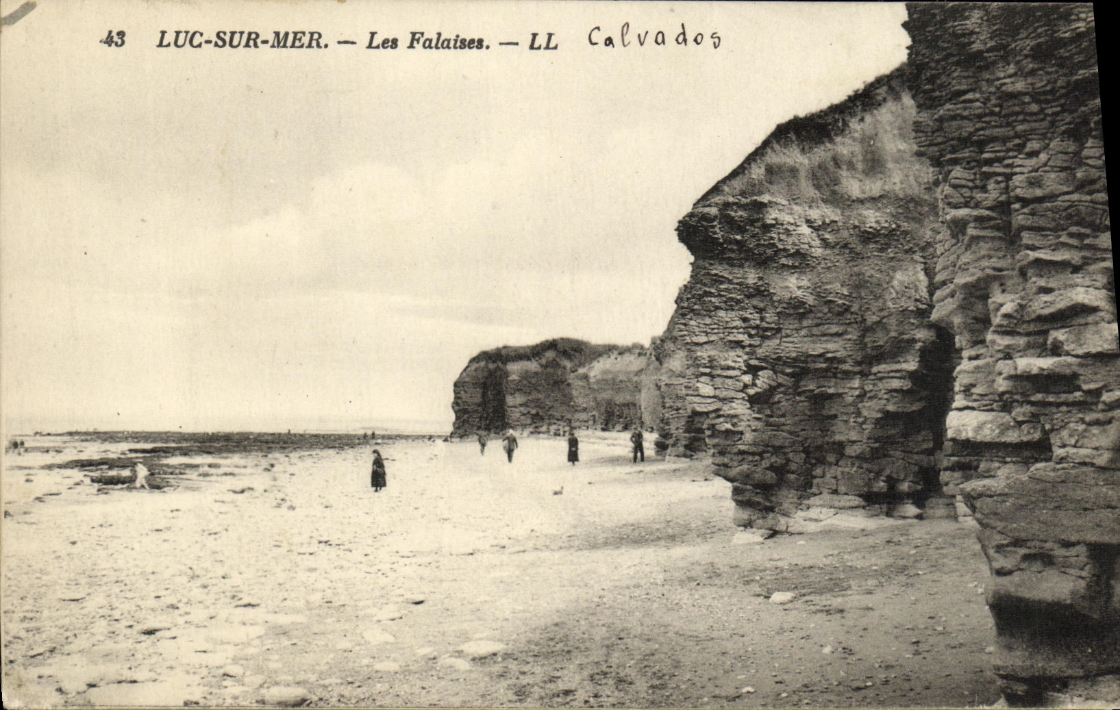 CPA Luc Sur Mer le Calavados Les falaises