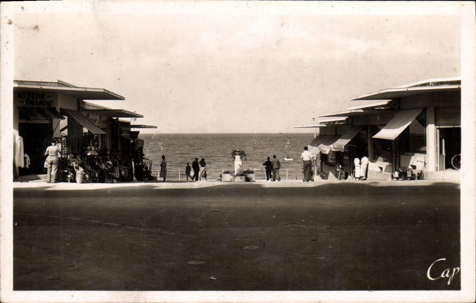 POSTAL MODERNA Lucas en bazares del mar