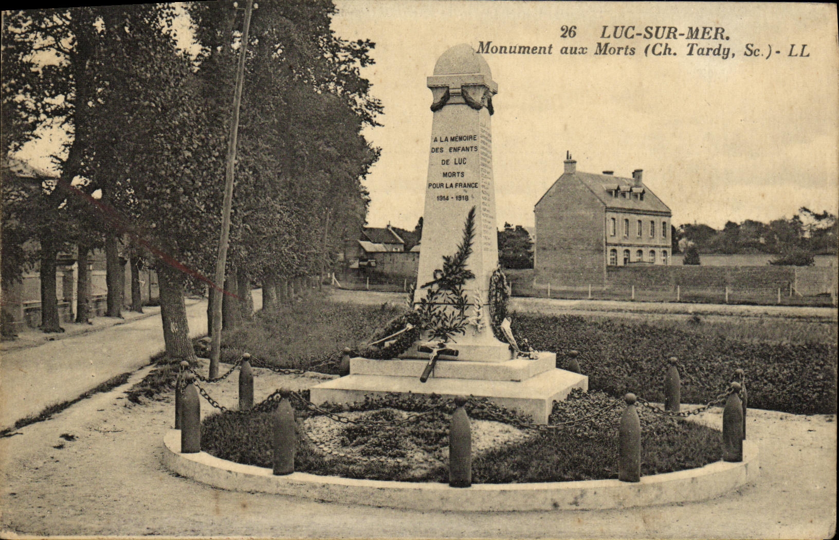 CPA Luc Sur Mer Le Monument Aux Morts Militaria