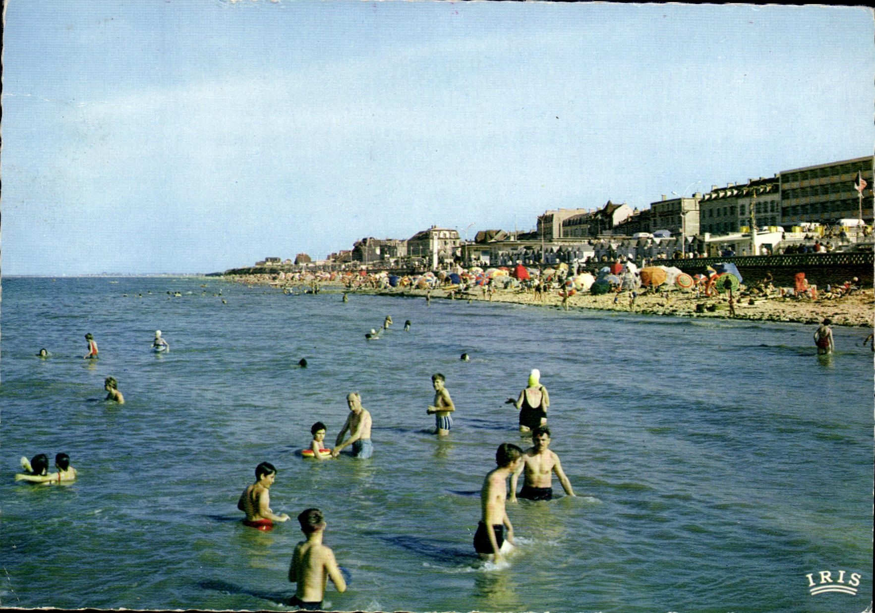 POSTAL MODERNA Lucas en el mar la playa