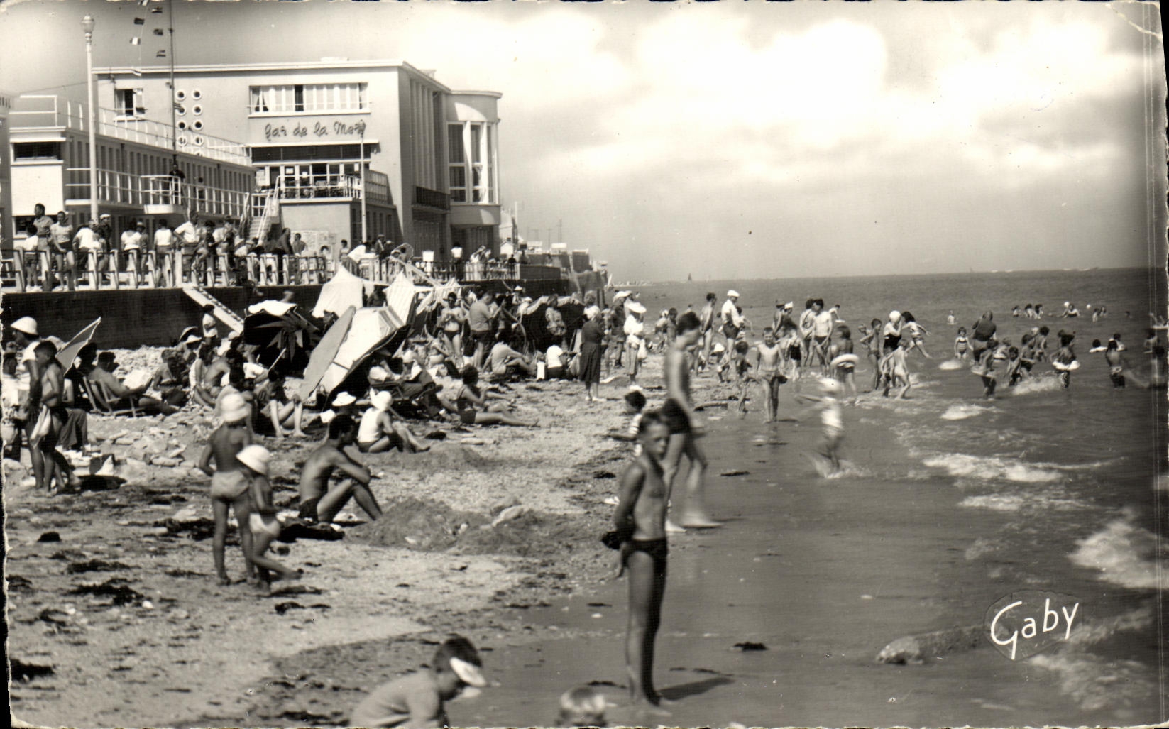 POSTAL MODERNA Lucas en mi escena de la playa y del casino