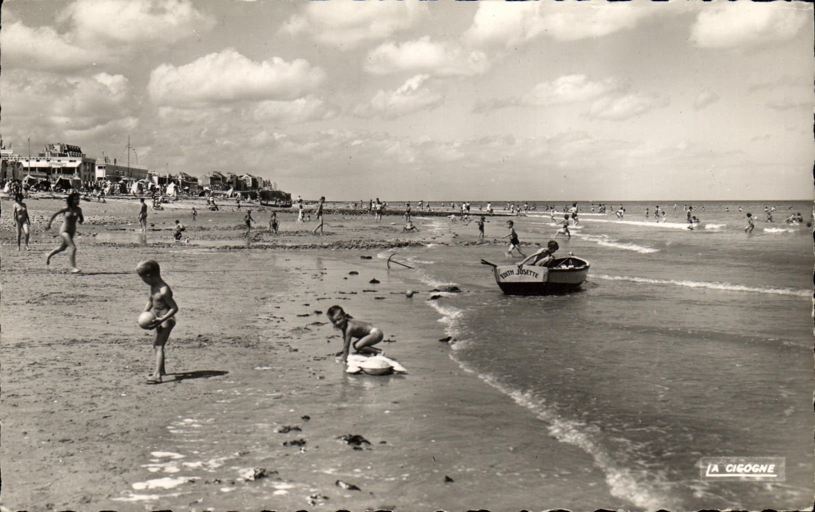 POSTAL MODERNA Lucas en el mar los ninos de la playa
