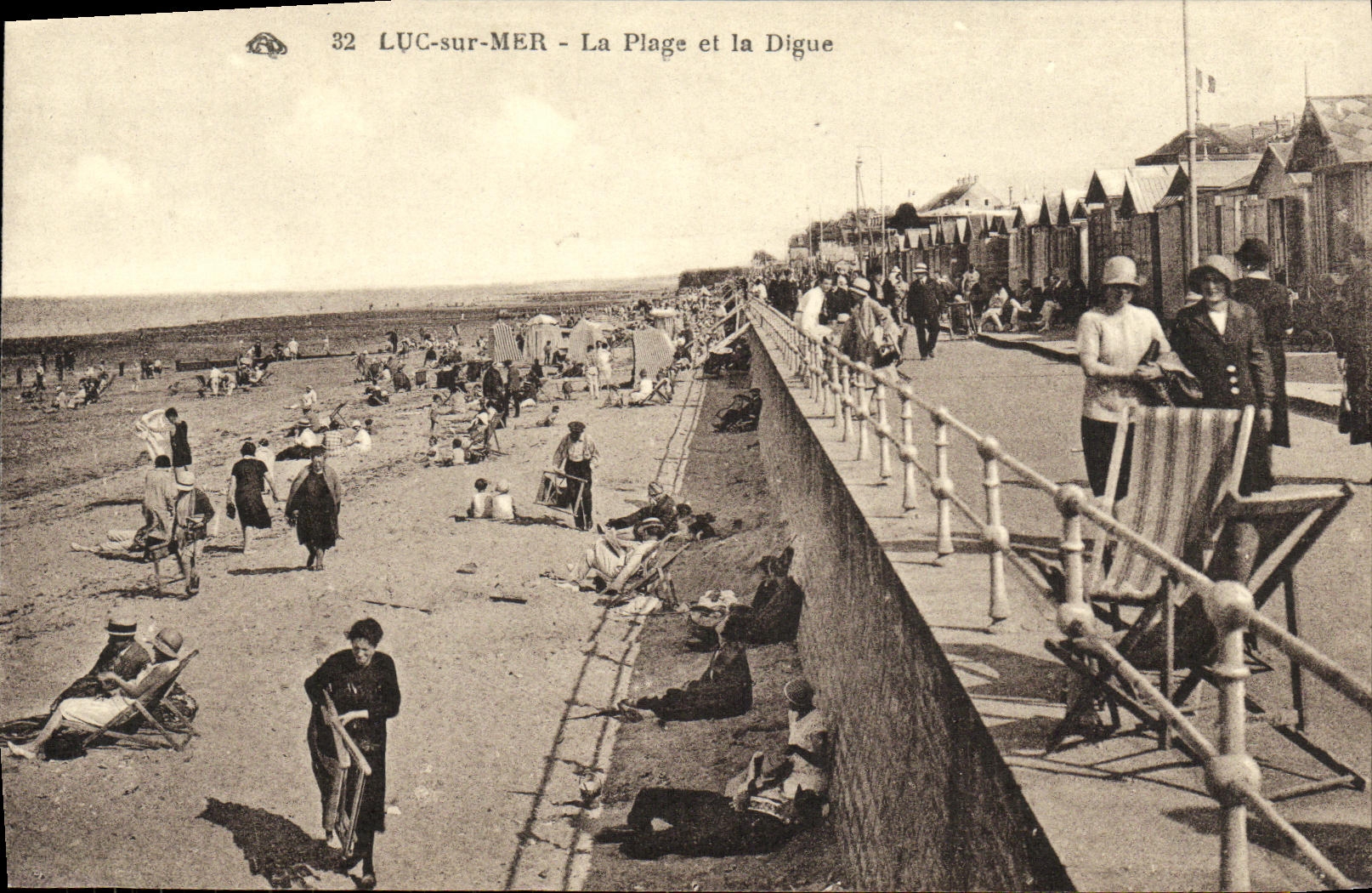 CPA Luc Sur Mer La Plage et la Digue