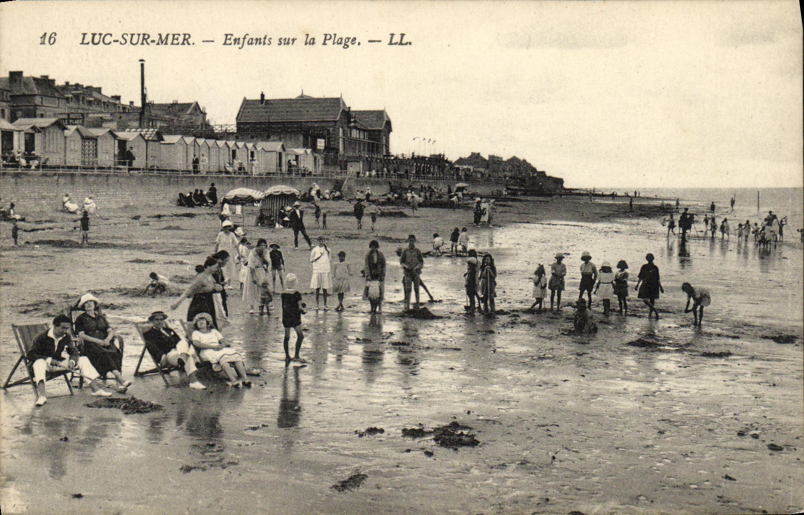 CPA Luc Sur Mer Enfants Sur La Plage