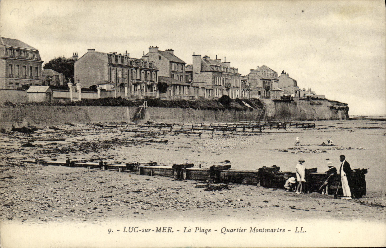 CPA Luc Sur Mer La Plage Quartier Montmartre