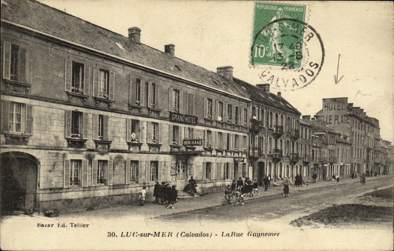 Lago de la POSTAL de la VENDIMIA en el mar el hotel grande de Guynemer de la calle