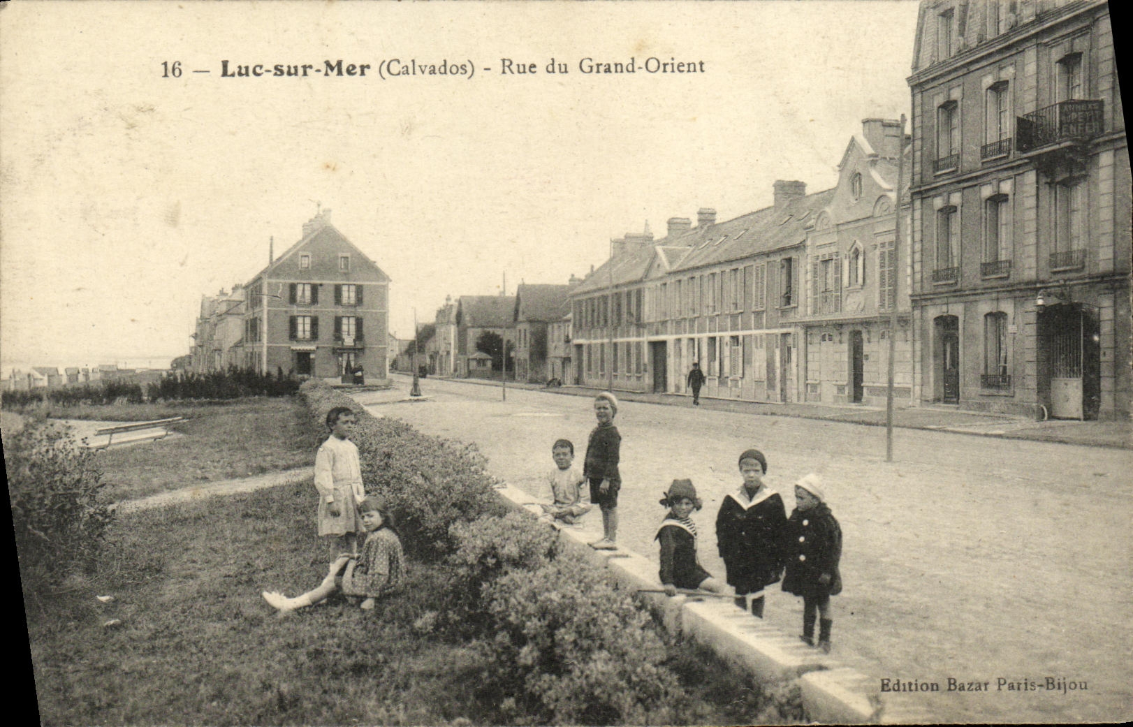 CPA Luc Sur Mer Rue du Grand Orient Enfants