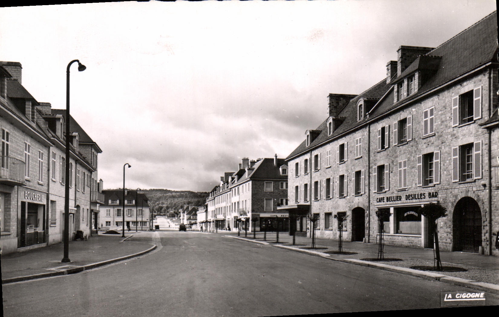 CPM Aunay sur Odon Rue de Villers et Rue D Harcourt Cafe Bellier Desilles Bar Boucherie