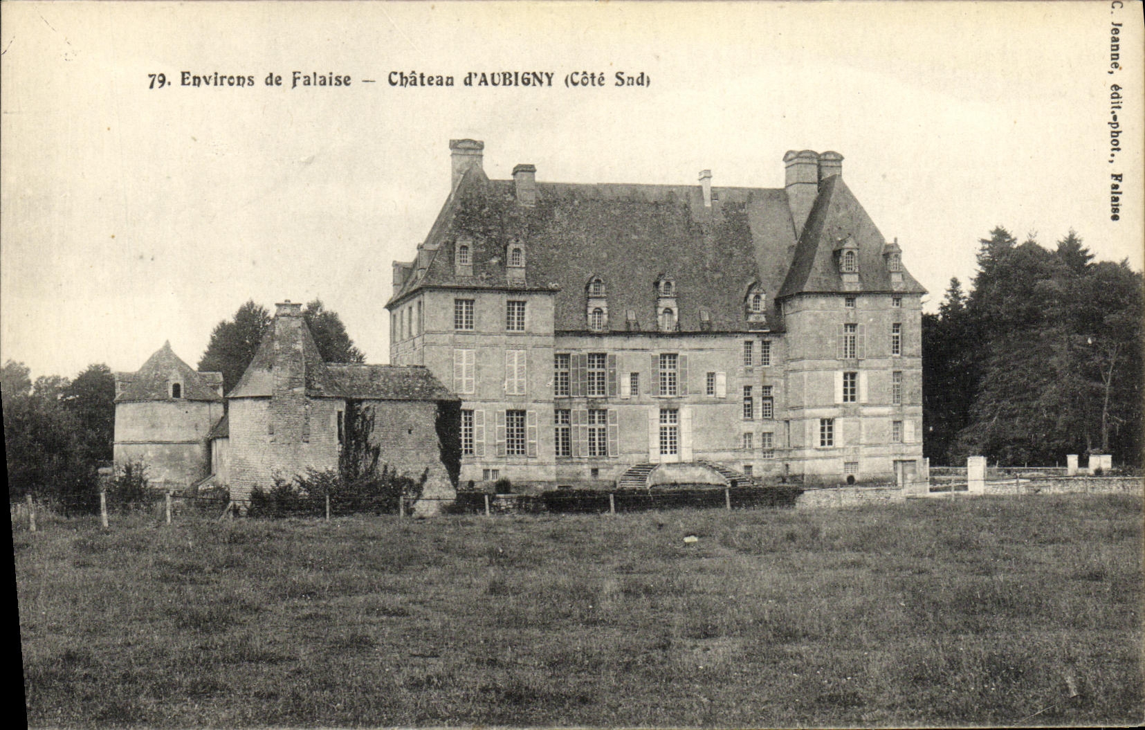 VINTAGE POSTCARD Aubigny Surroundings of Cliff Castle