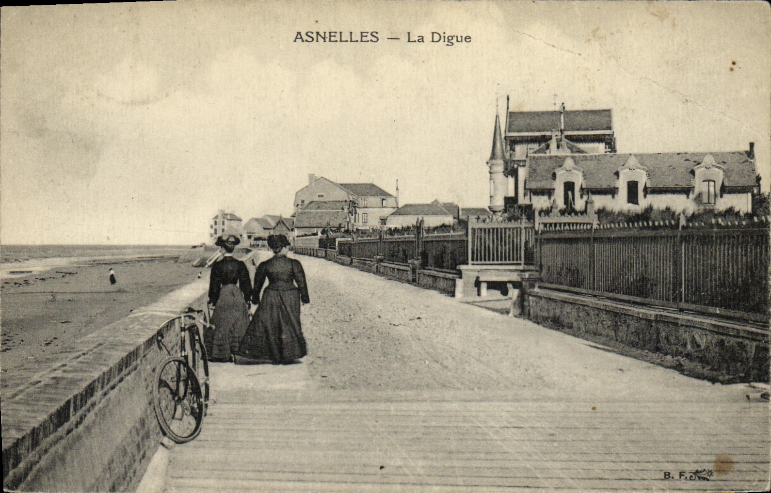 VINTAGE POSTCARD Asnelles the Dam