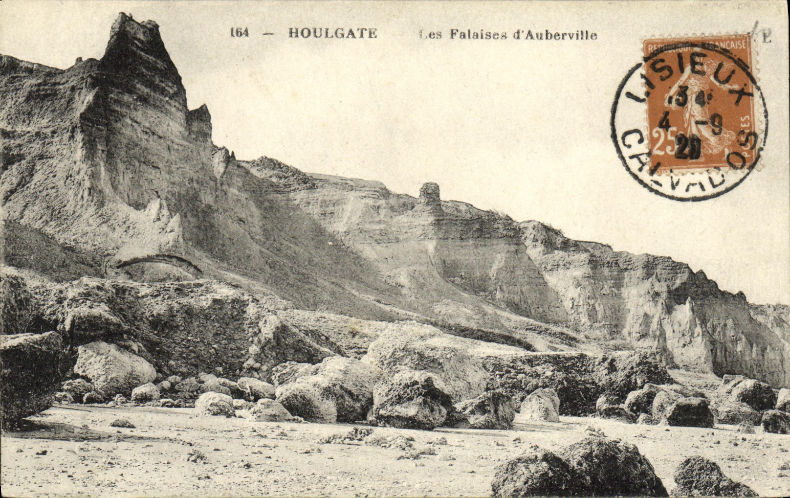 VINTAGE POSTCARD Houlgate the Cliffs D Auberville