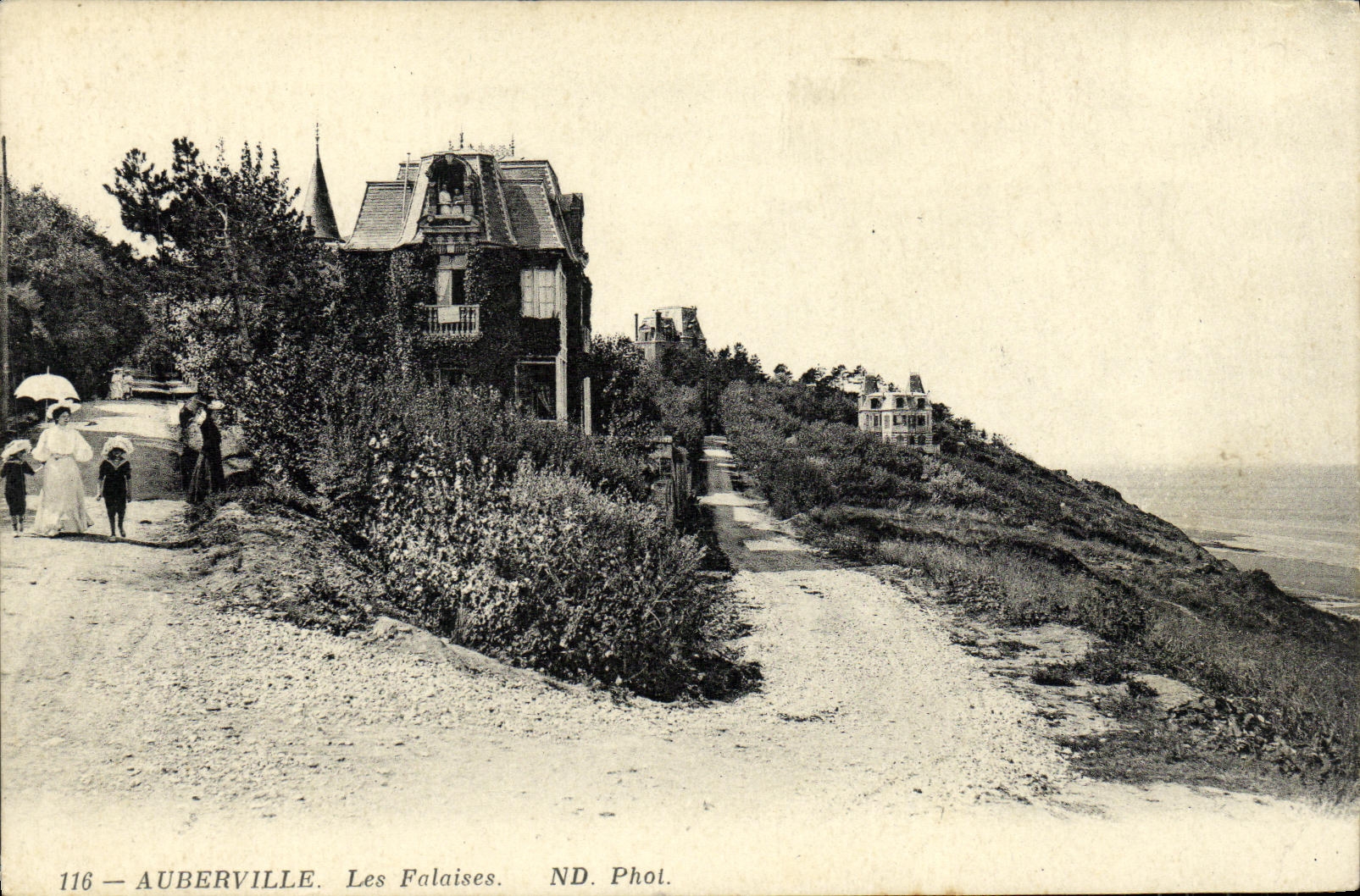 VINTAGE POSTCARD Auberville Cliffs