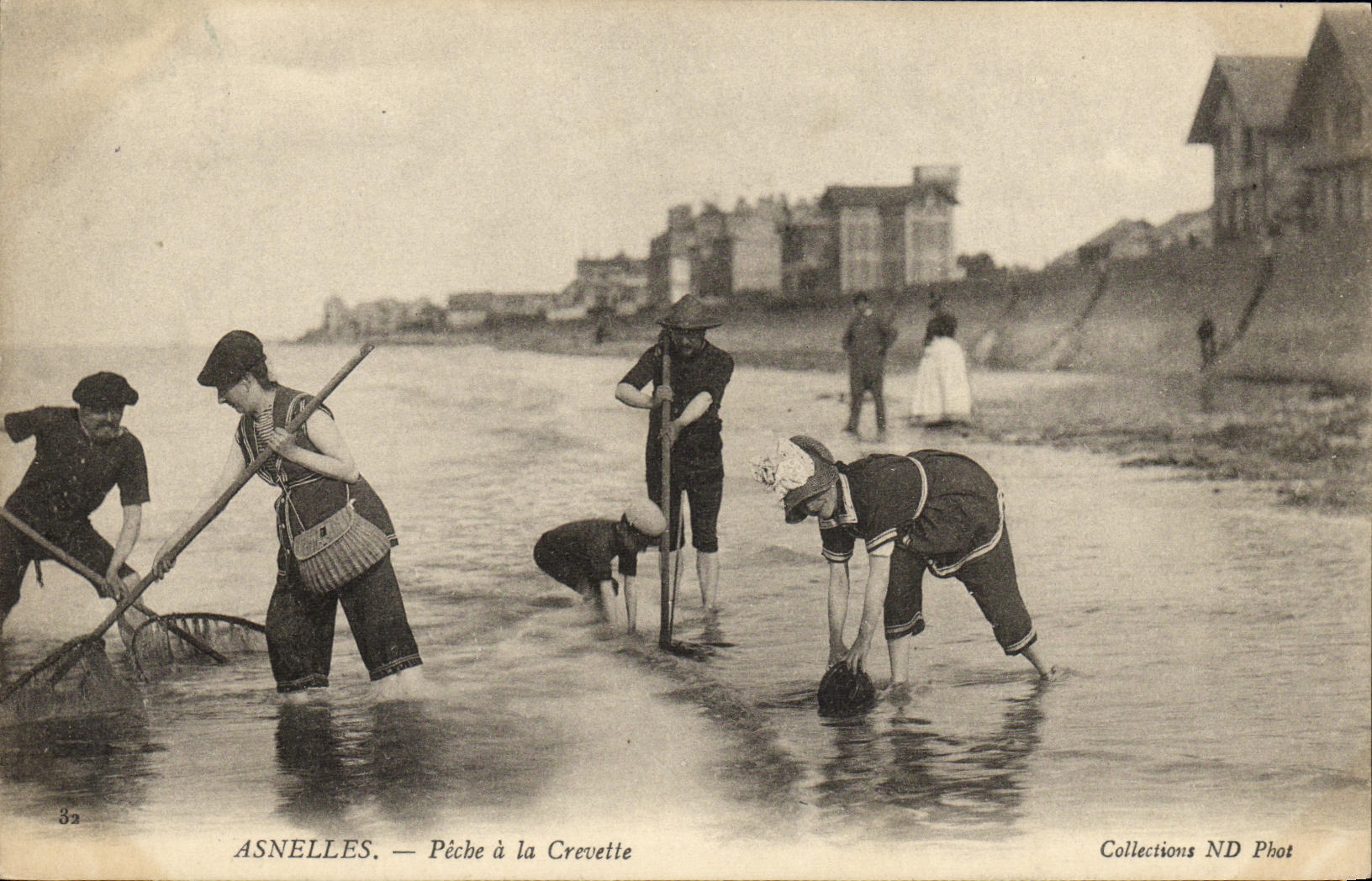 CPA Asnelles Peche a la Crevette Femmes 