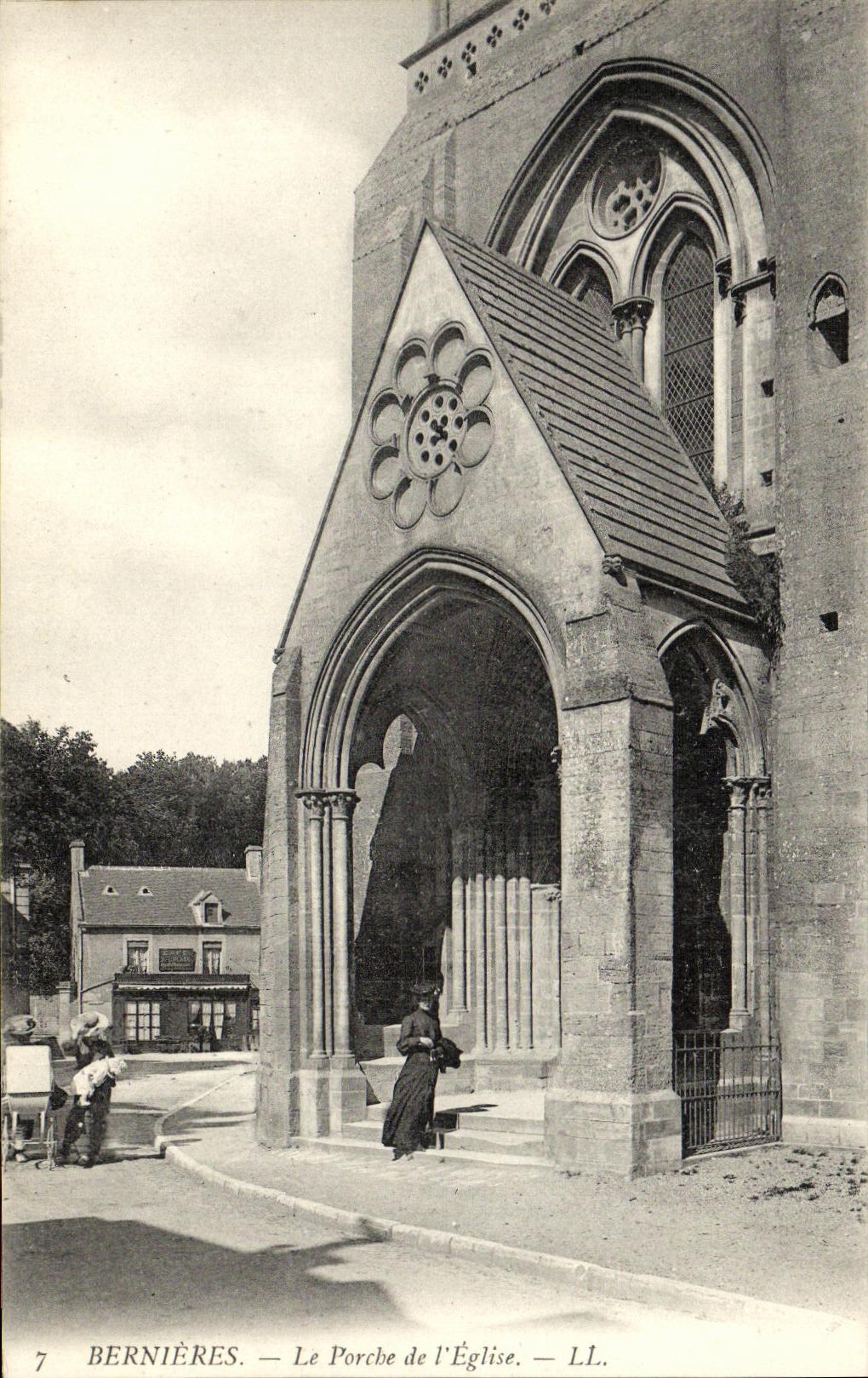 VINTAGE POSTCARD Bernieres the Porch of L Church