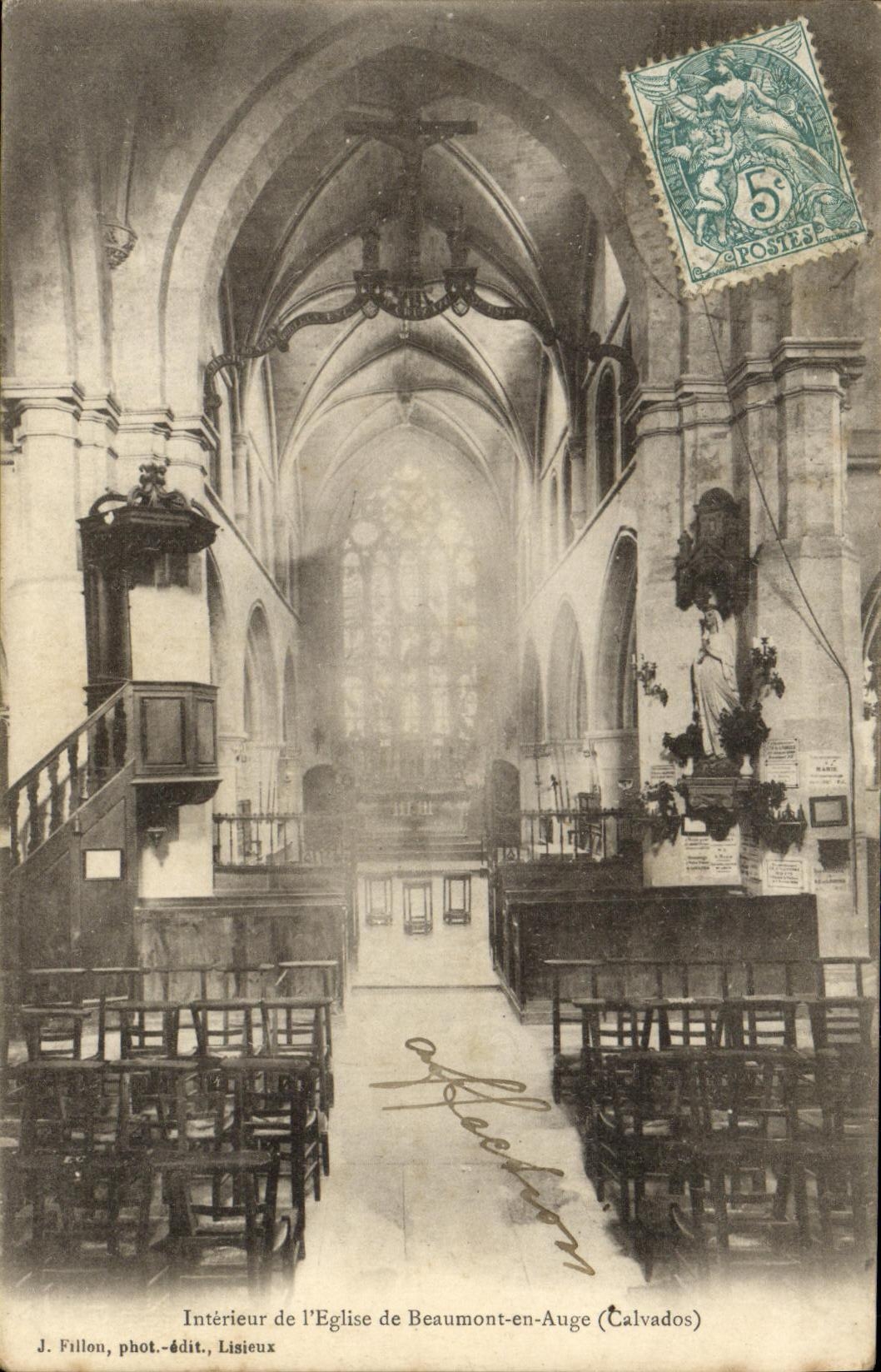CPA Interieur de l Eglise de Beaumont en Auge 