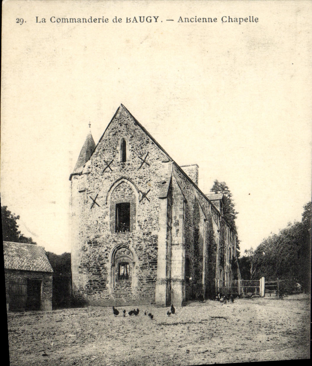 CPA La Commanderie de Baugy Ancienne Chapelle