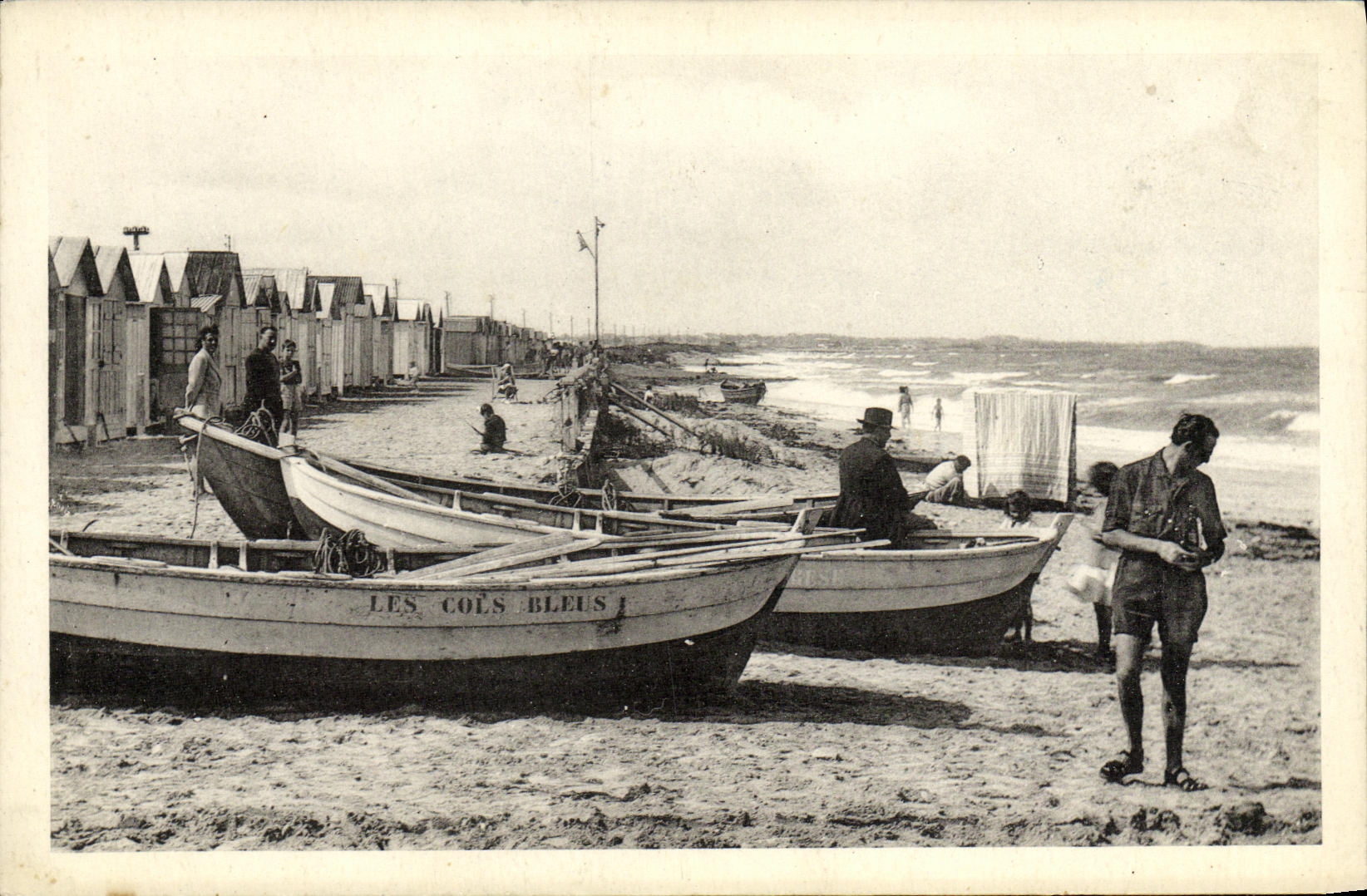 VINTAGE POSTCARD Bernieres on Sea seen Panoramic Catch of L Entered of the Beach