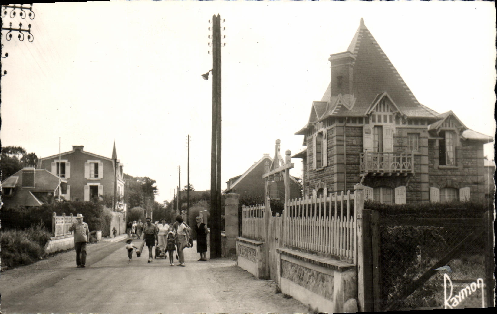 MODERN CARD Bernieres on Sea Which occurred of the Elms