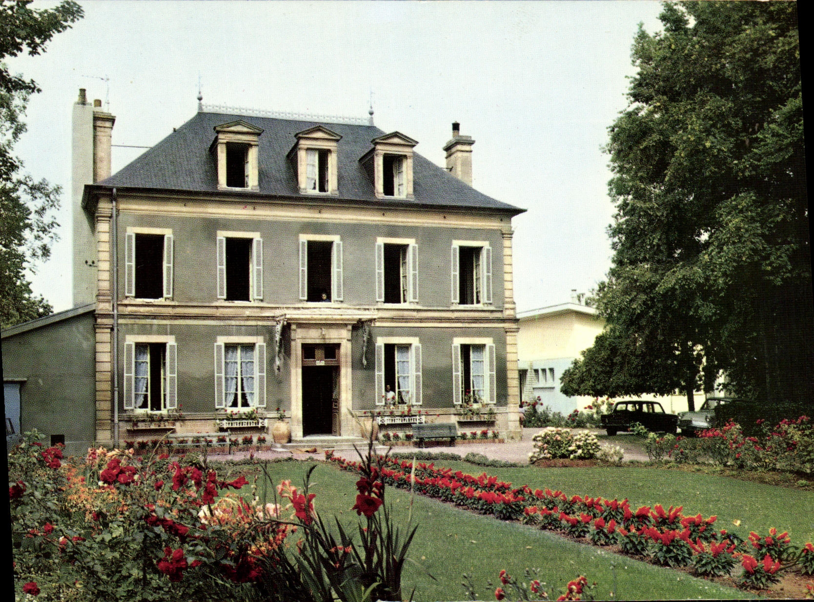 MODERN CARD Bernieres on Sea Family home U NR C MR  T Small estate of the Djinns