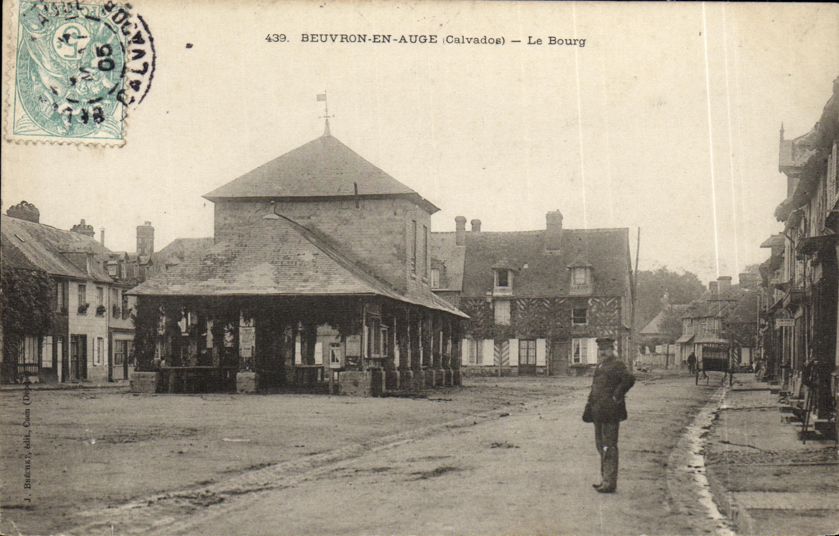 CPA Beuvron en Auge Le Bourg