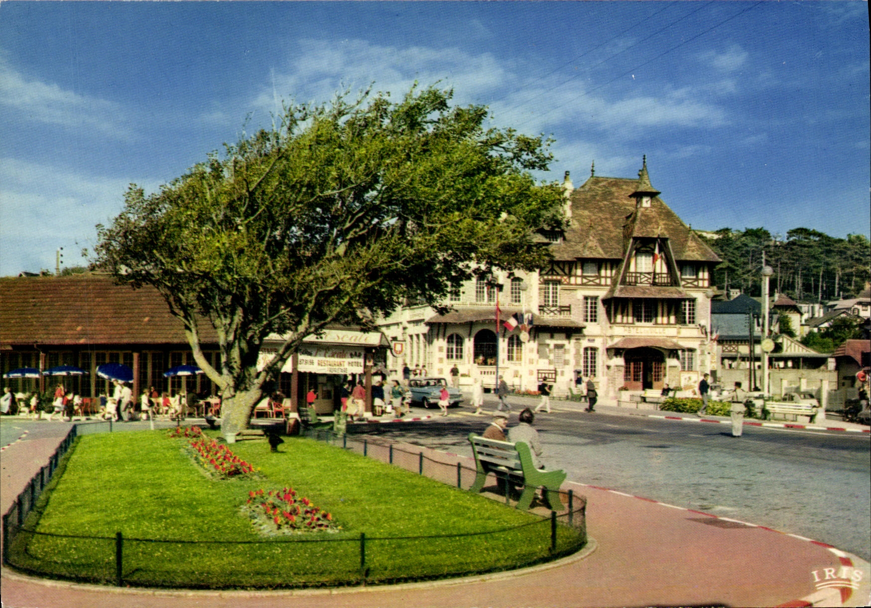 CPM Blonville sur Mer L hotel de ville