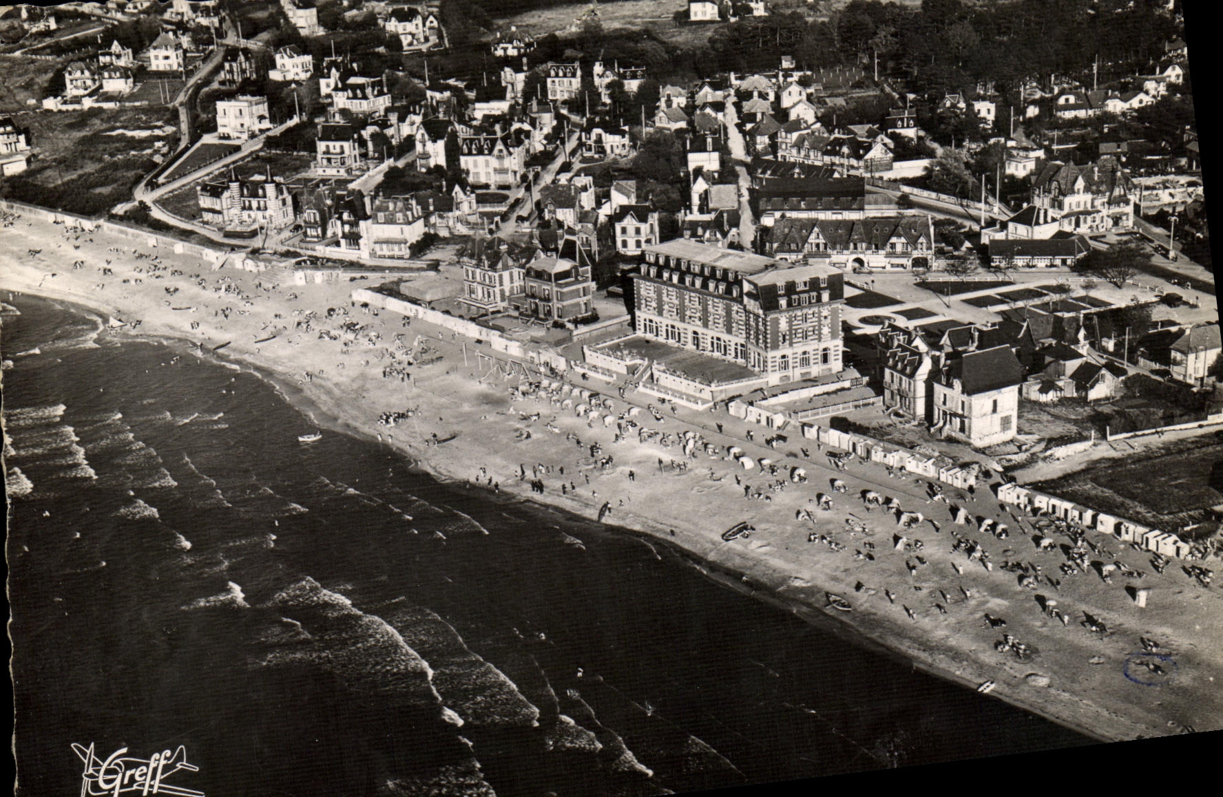 CPM Blonville sur Mer Vue aerienne La Plage