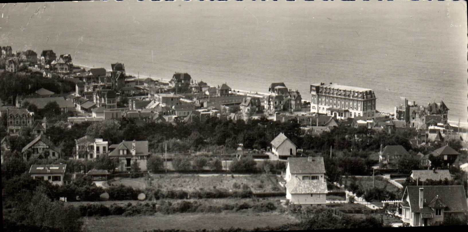 MODERN CARD Blonville on Sea Seen D together