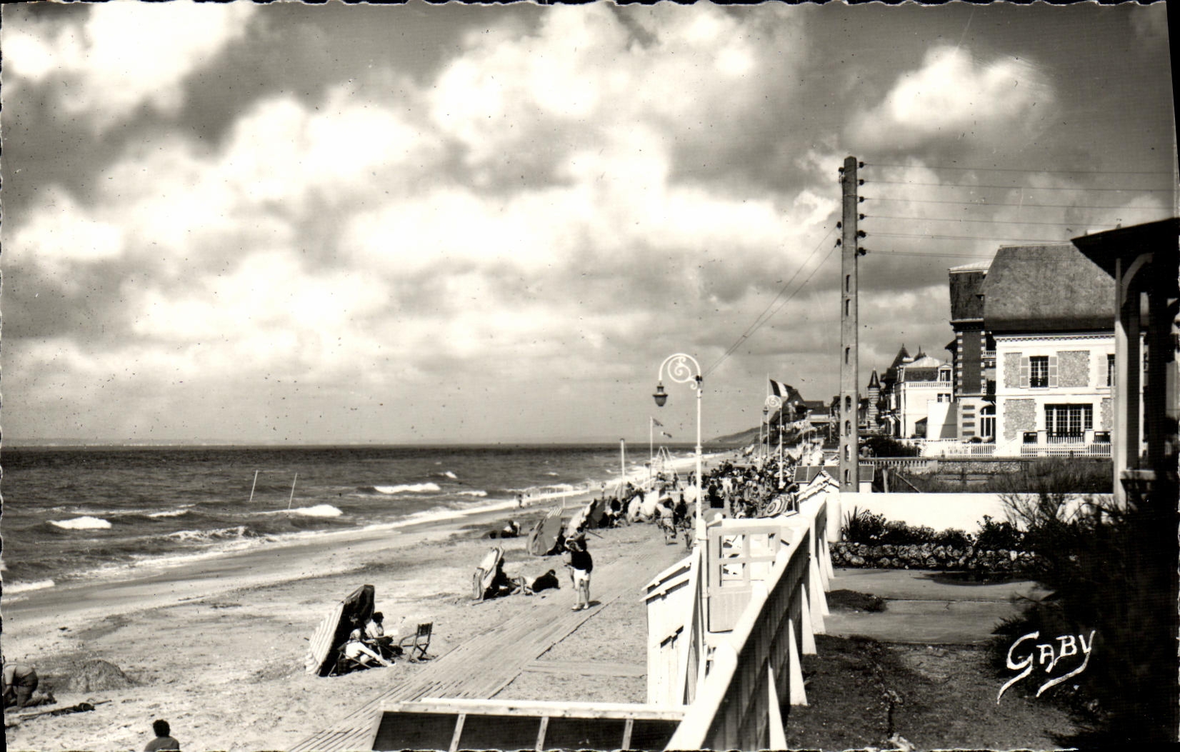 CPM Blonville sur Mer La Plage 