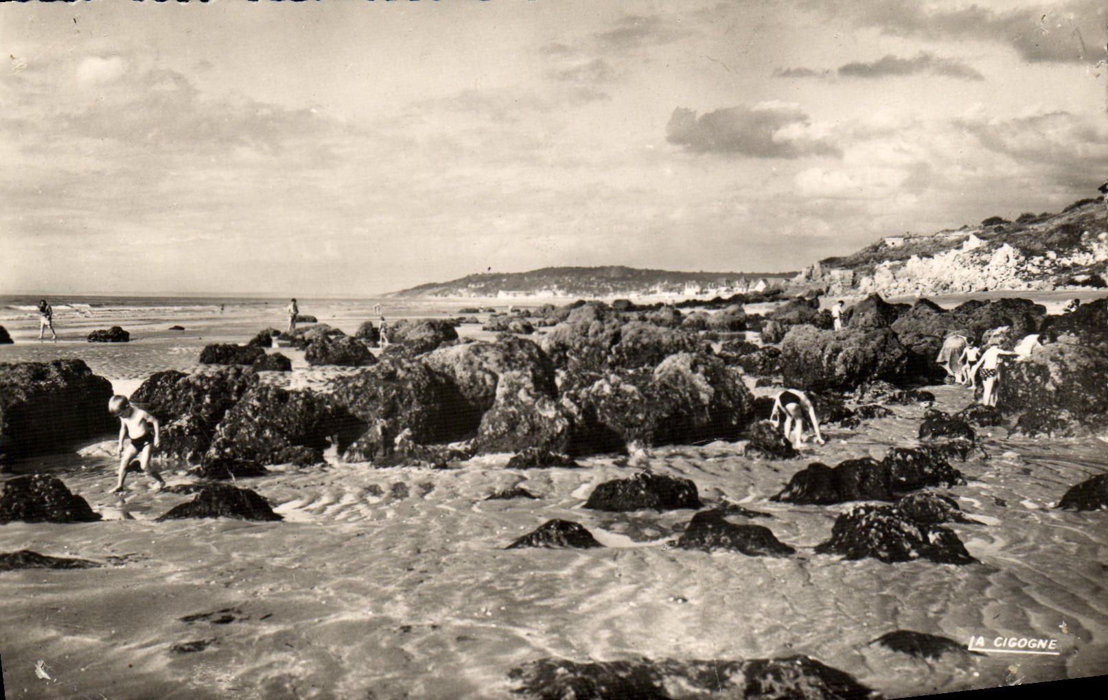 MODERN CARD Blonville on Sea black rocks