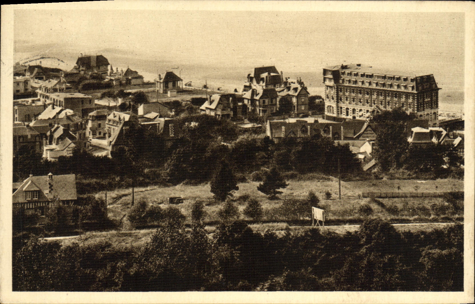 CPA Blonville sur Mer Le Grand Hotel et les Villas