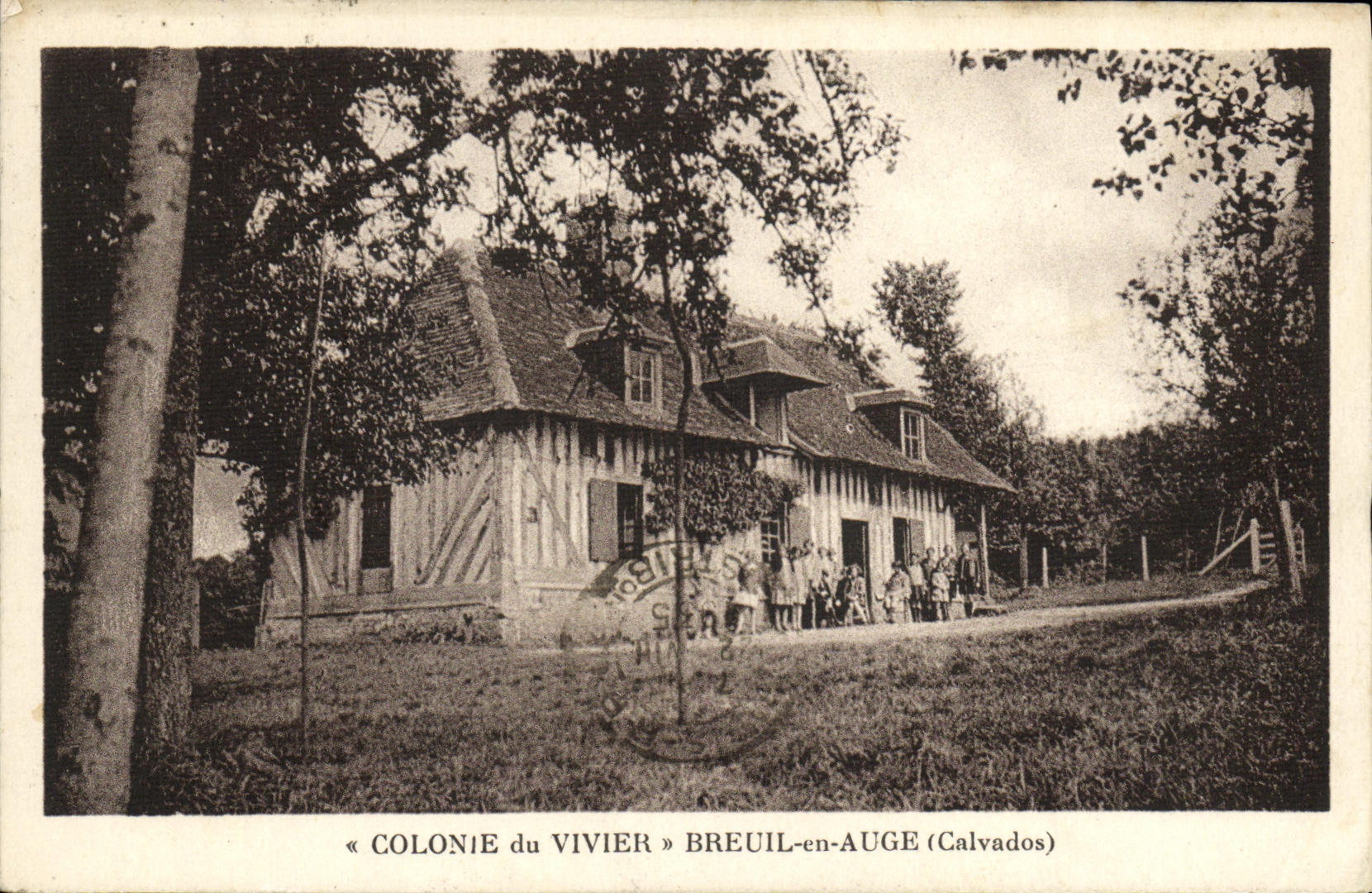 VINTAGE POSTCARD Colony of the Breuil Fish pond out of Trough Children
