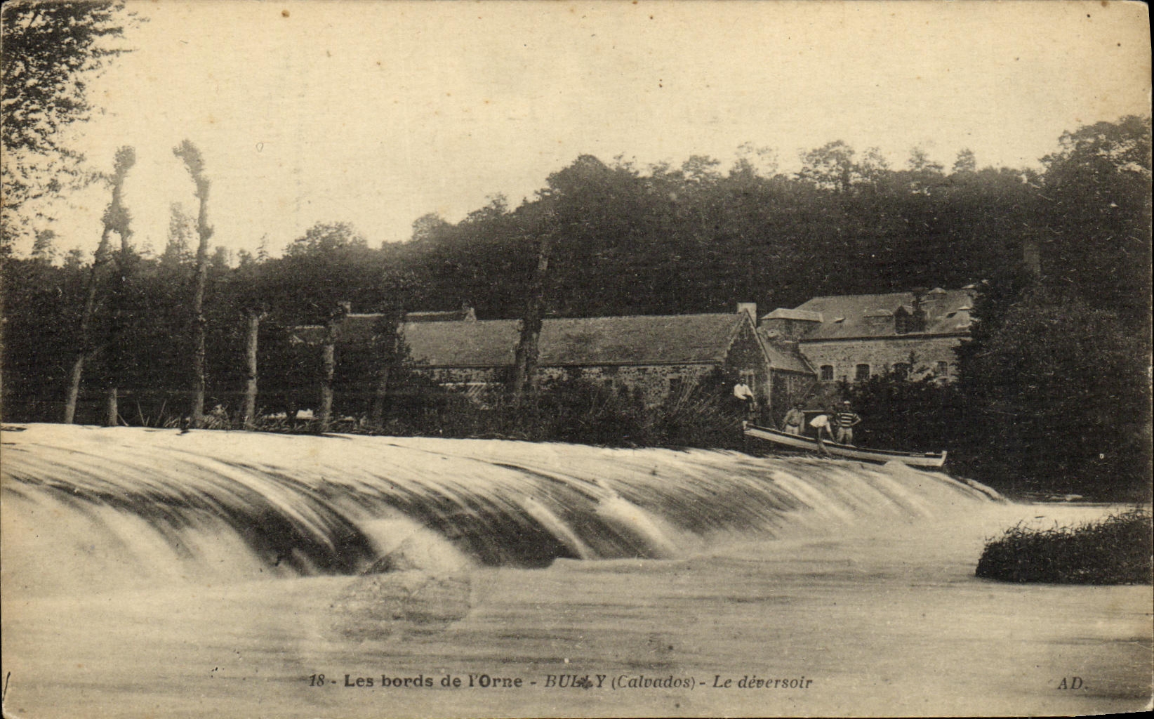 CPA Les Bords de L Orne Bully Le deversoir 