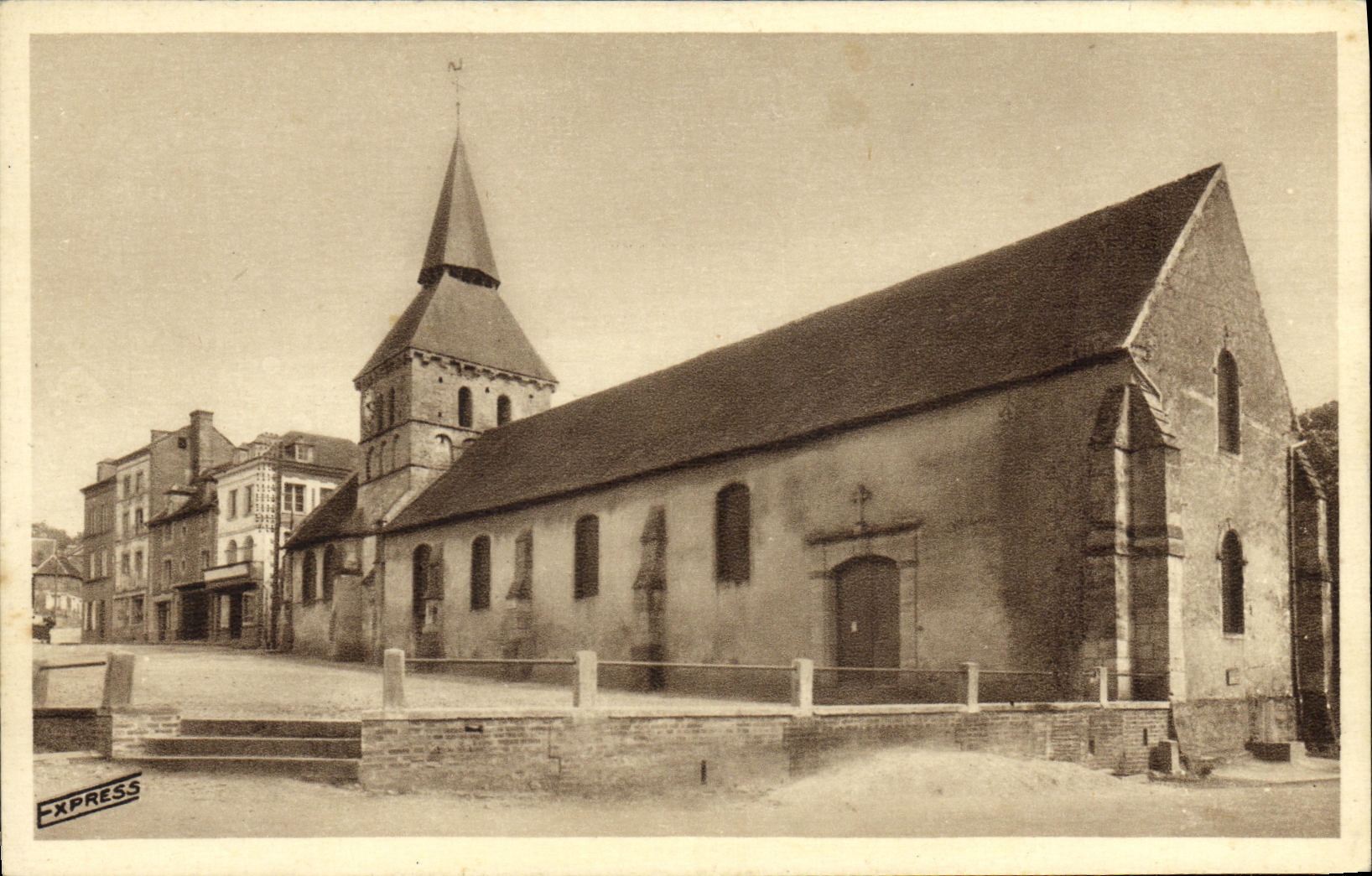 CPA Cambremer L Eglise