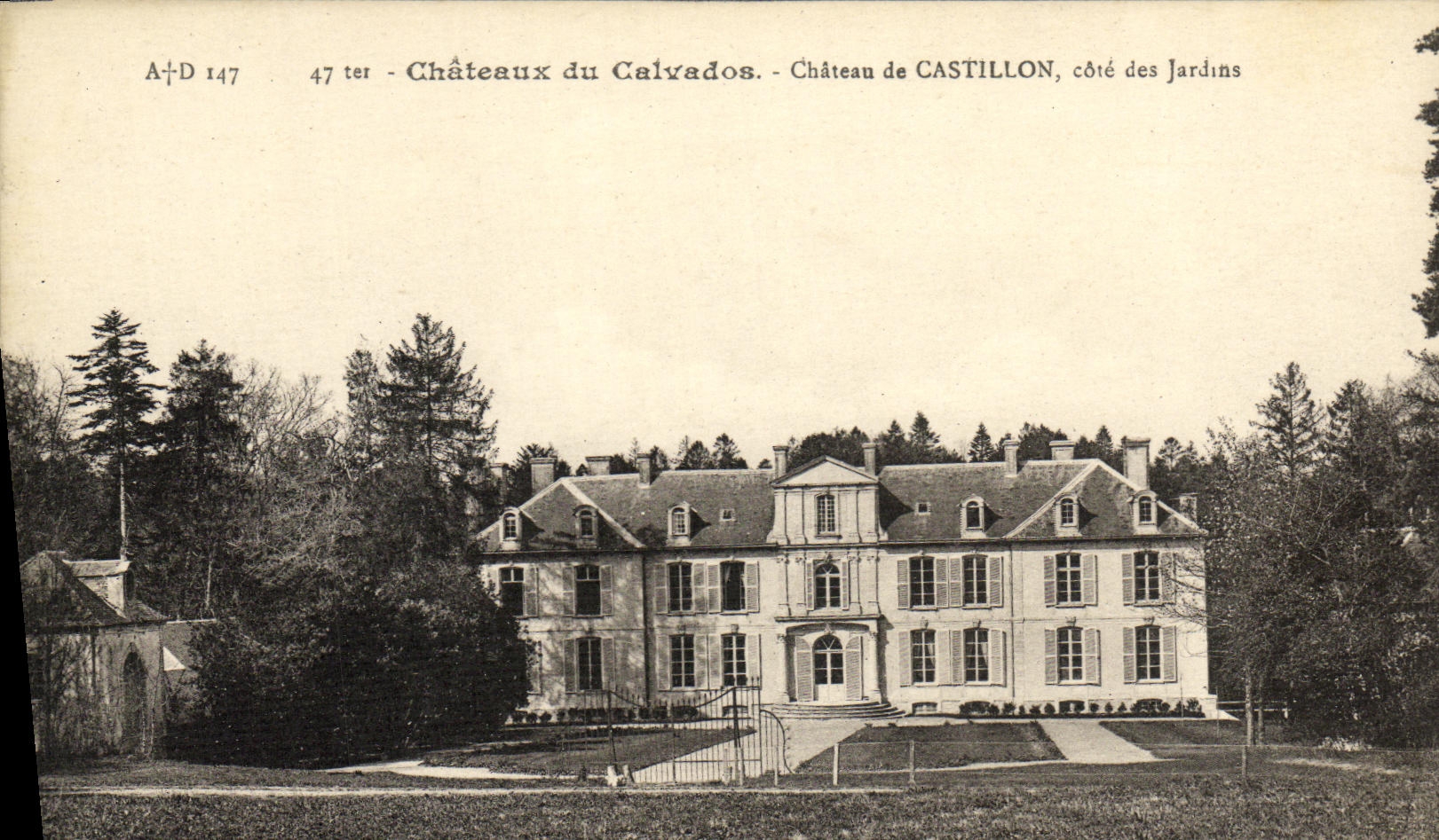 El castillo de la POSTAL de la VENDIMIA del castillo del Apple brandy de Castillon dimensiona jardines