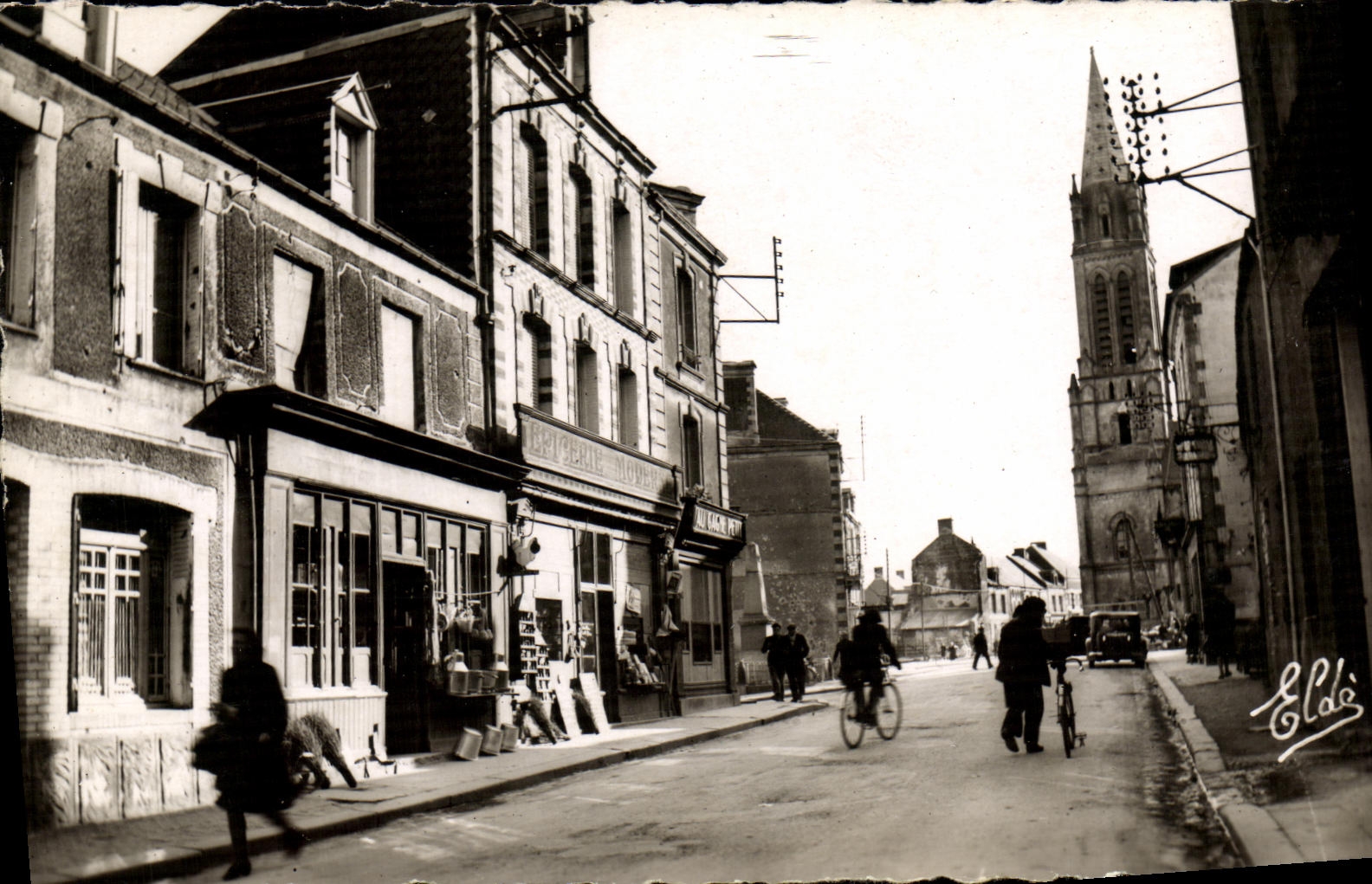 VINTAGE POSTCARD Caumont L Ventilates the street St Martin