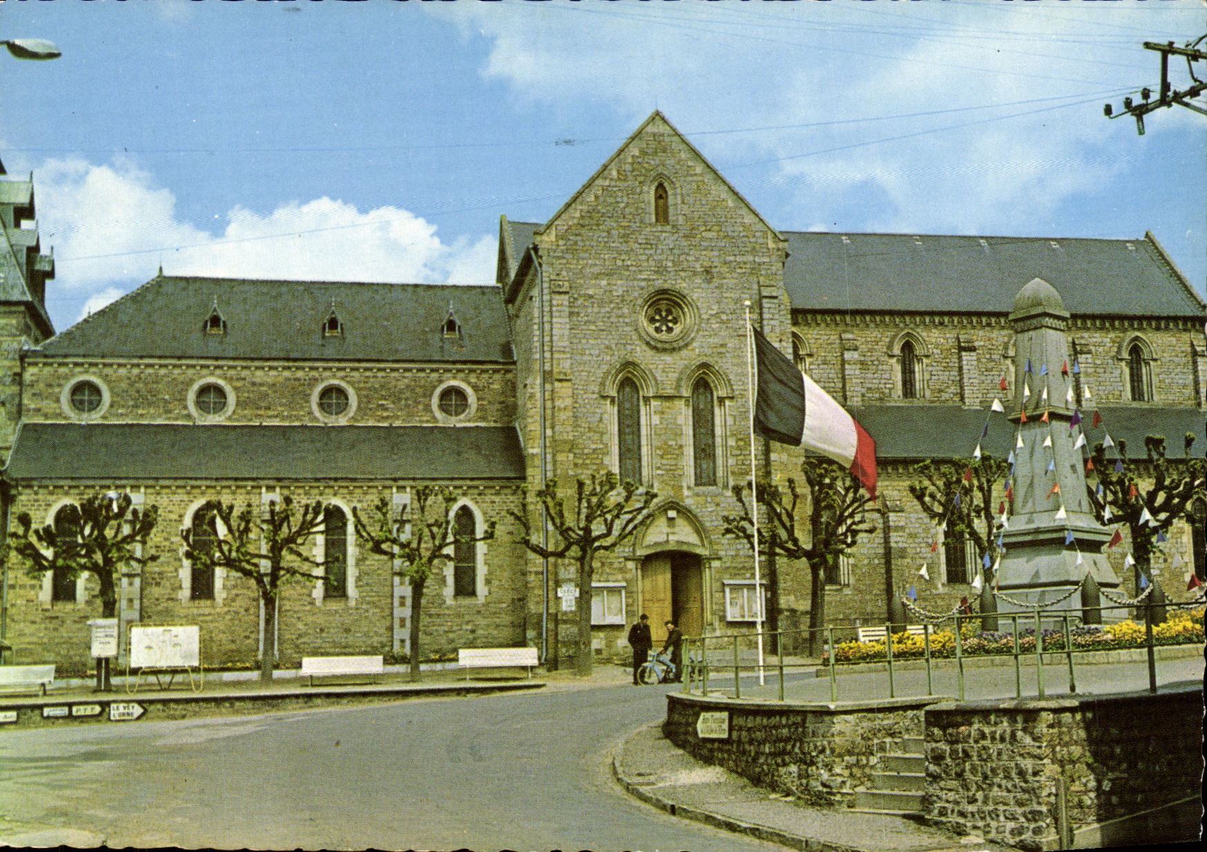 MODERN CARD Clecy L Church