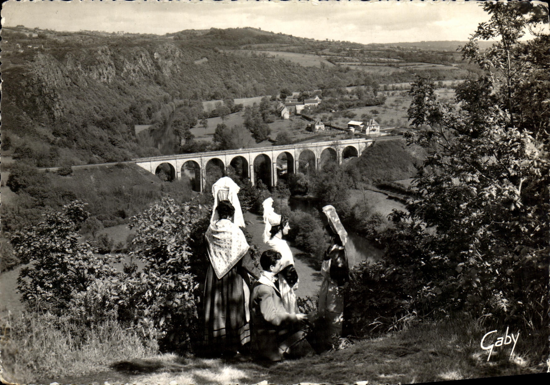 MODERN CARD Viaduct and rocks of Parks have Clecy Cauchoises in visit in Switzerland Normande Biaudes and Coeffes GRoupe Bridge D Ouilly