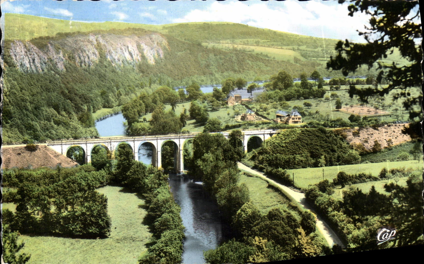 MODERN CARD Clecy Rocks of the Parks and the Viaduct