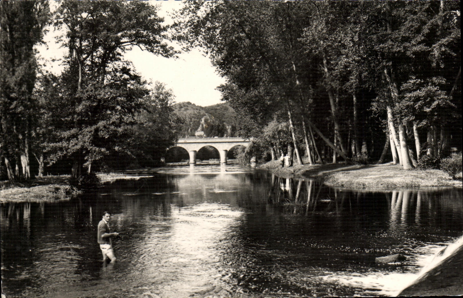 CPM Clecy Le Pont du Vey pecheur