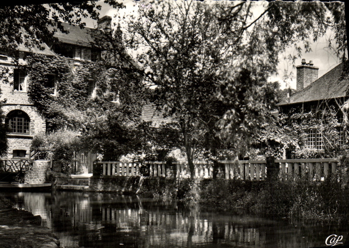 CPM Clecy Le Moulin du Vey Le Barrage
