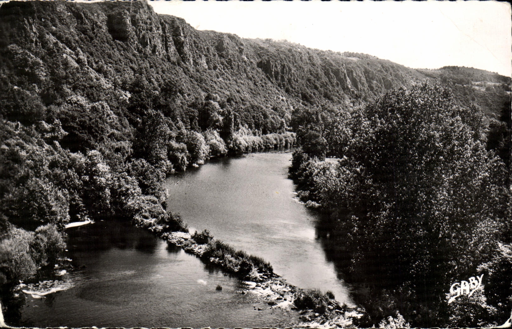 CPM Clecy Le Rocher des Paracs et l Orne