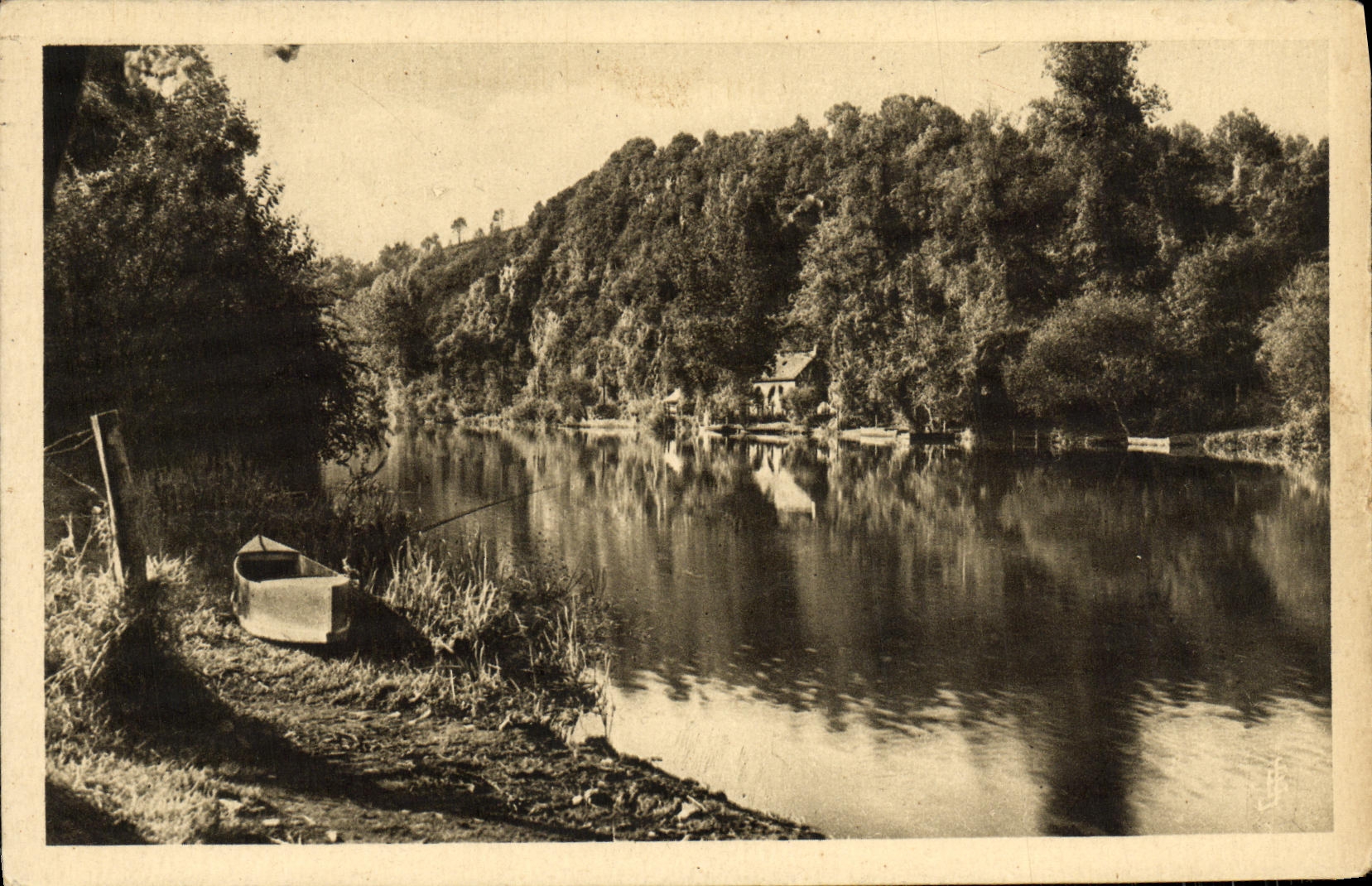 CPA La Suisse Normande Clecy Le Vey la Cambronerie et l Orne