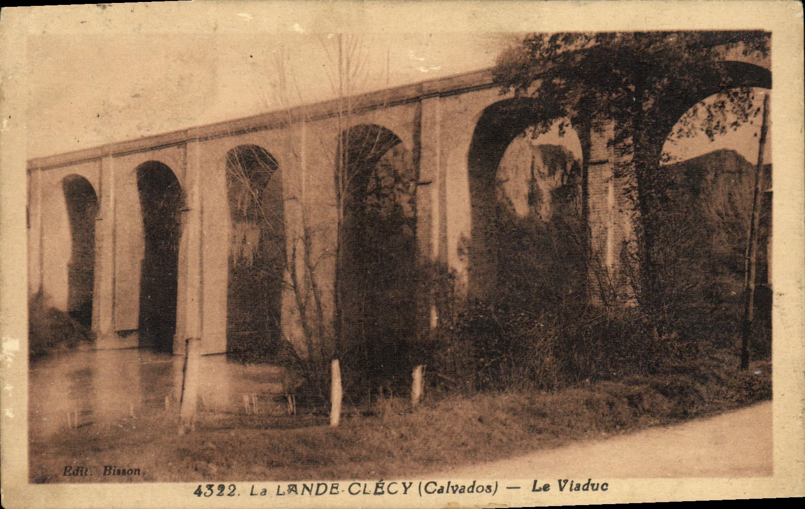 VINTAGE POSTCARD the Clecy Moor the Viaduct