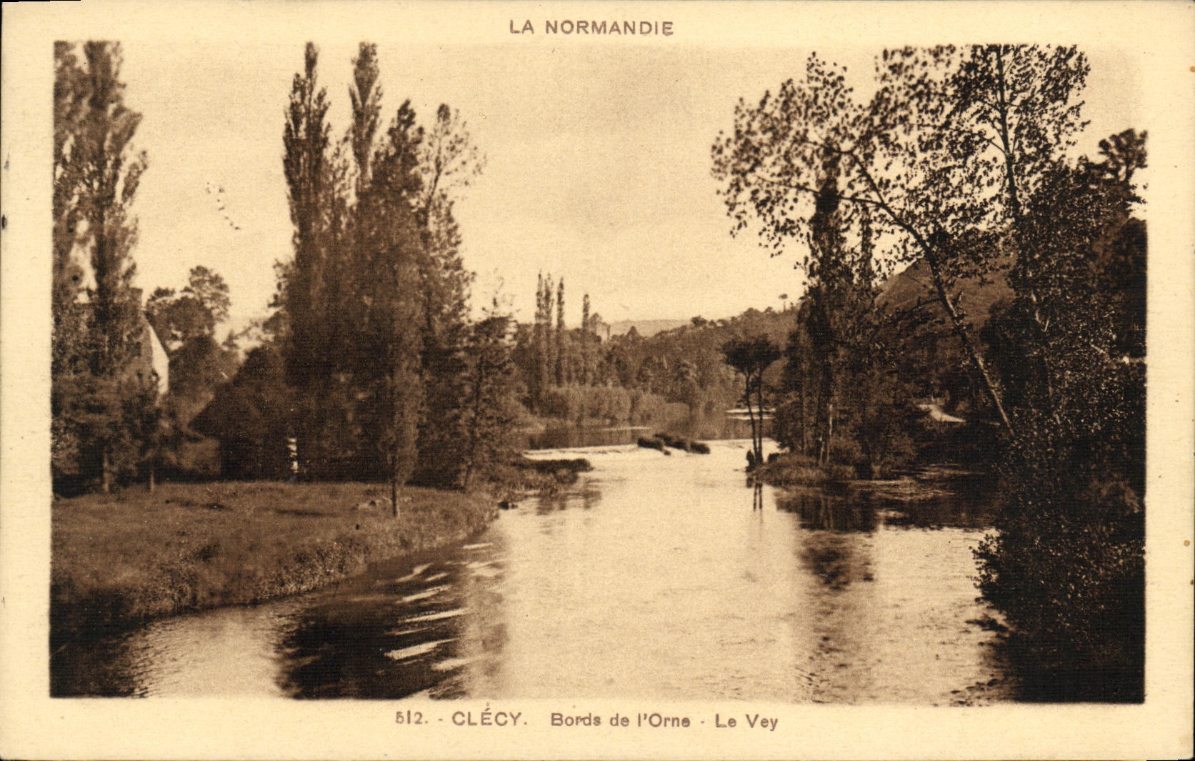CPA Clecy Bords de l Orne Le Vey