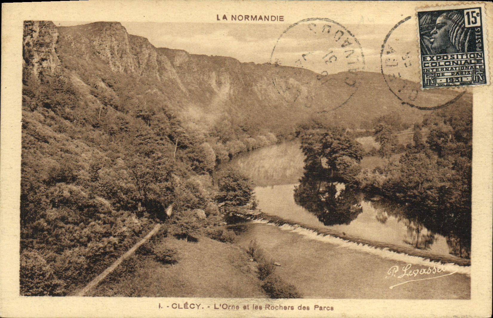 CPA Clecy L Orne et les Rochers des Parcs