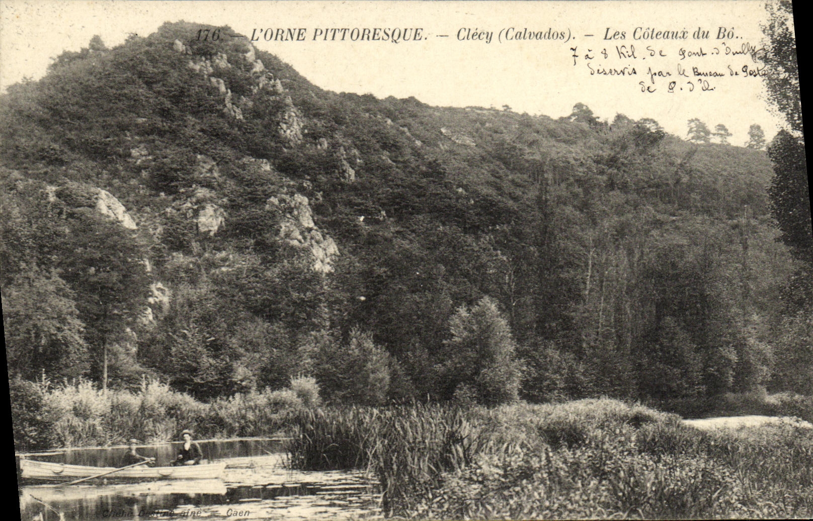 La POSTAL L de la VENDIMIA adorna Clecy pintoresco las cuestas de BO