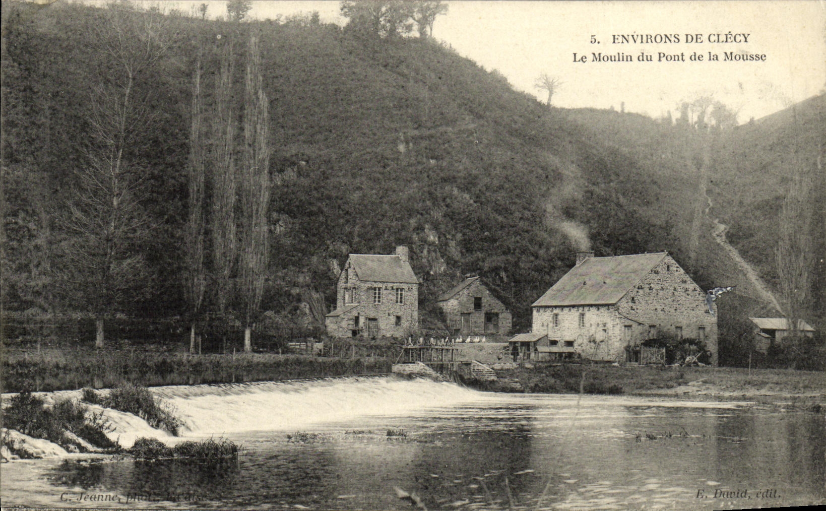 CPA Environs de Clecy Le Moulin du Pont de la Mousse