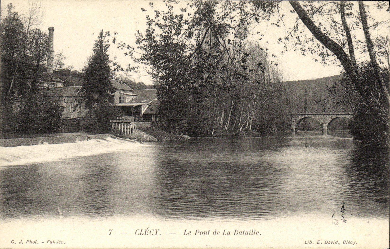VINTAGE POSTCARD Clecy the Bridge of the Battle